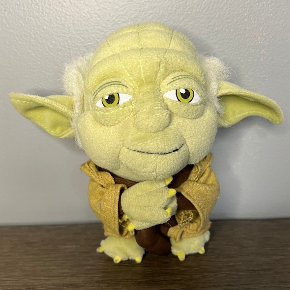 Star Wars Jedi Master Yoda Plush Lucasfilm Stuffed Animal Toy Collectible 7"